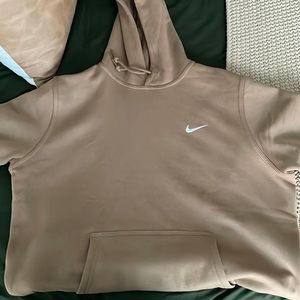 Men’s XL Nike Hoodie (never worn only tried on once)